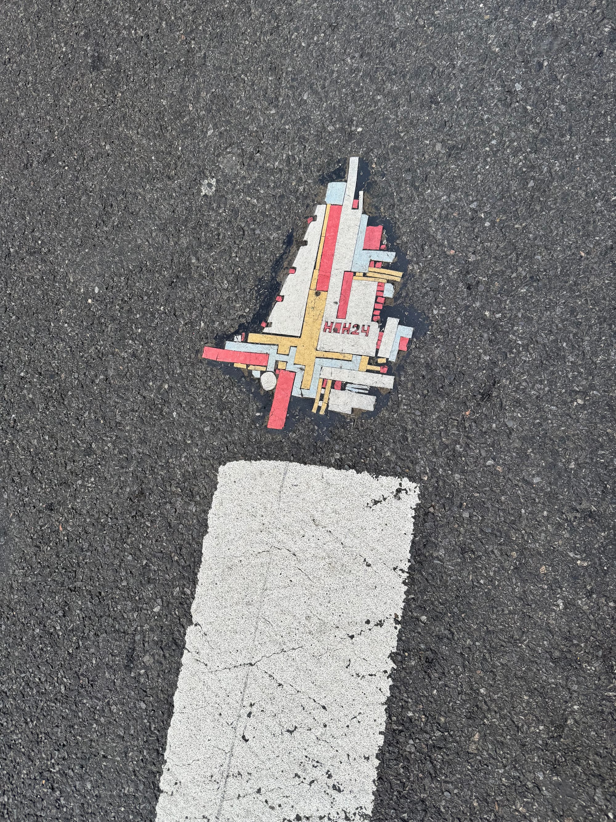 Resurrect Dead: The Mystery of the Toynbee Tiles